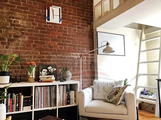 Rented by City Stop Realty | media 7