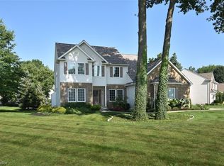 298 Vinewood Oval, Avon Lake, OH 44012