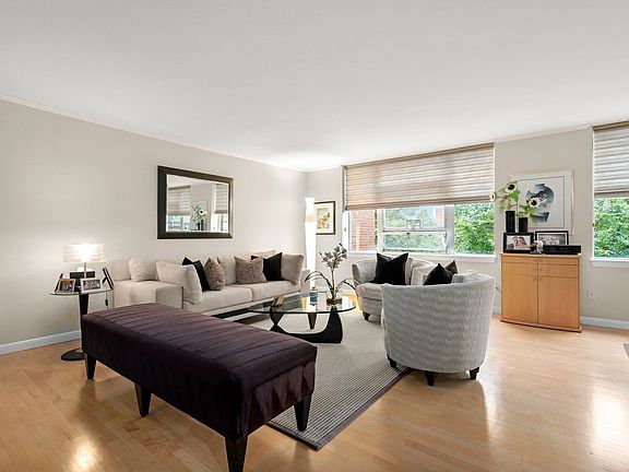 4th image of 20 Hammond Pond Pkwy APT 504