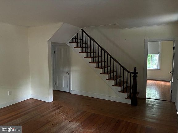 5th image of 7 Old Prospect Ave