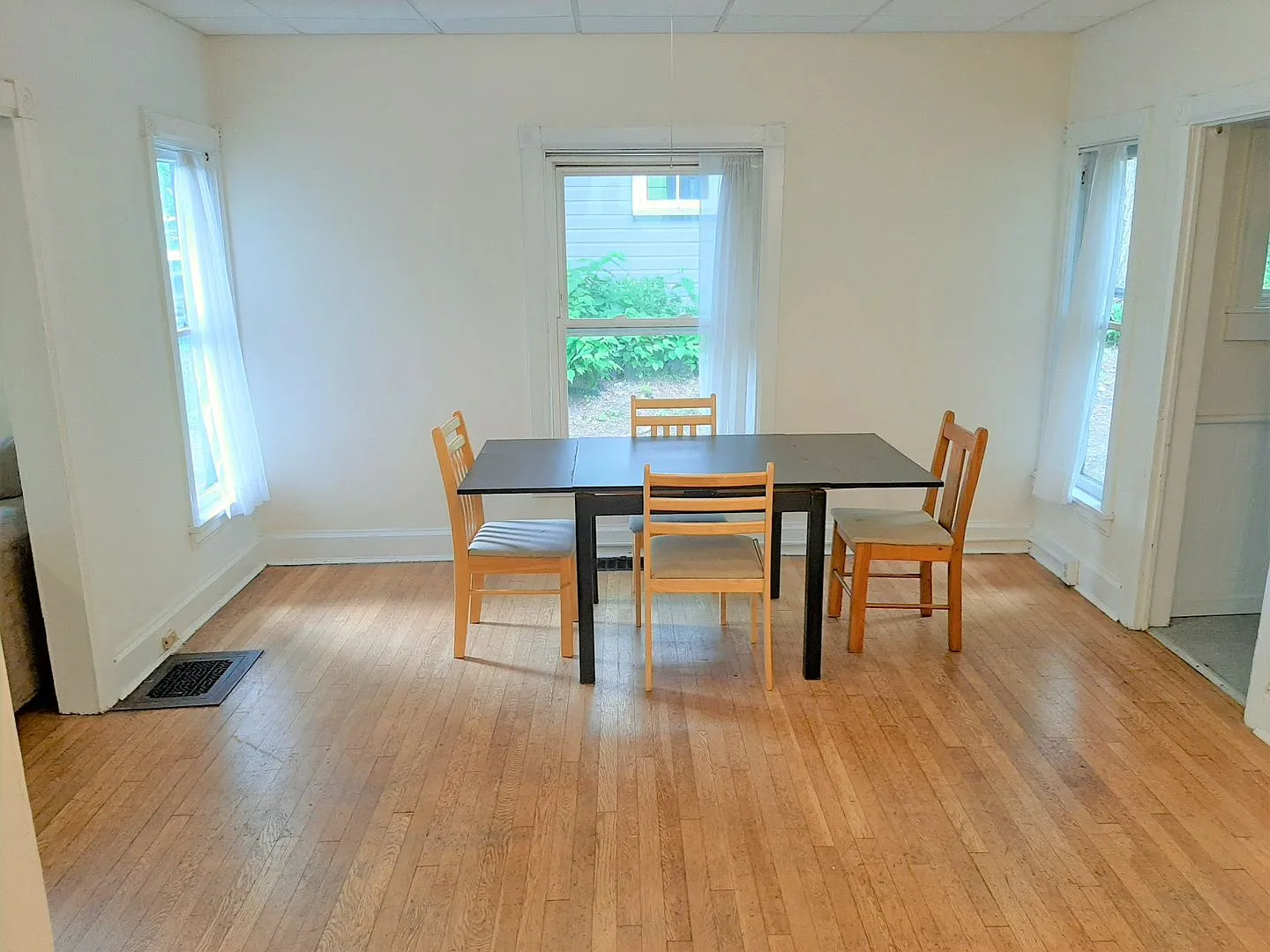 123 Columbia St — Photo 3