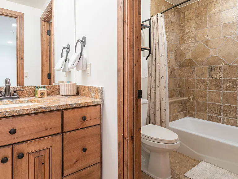 1238 Hailstone Dr — Photo 25