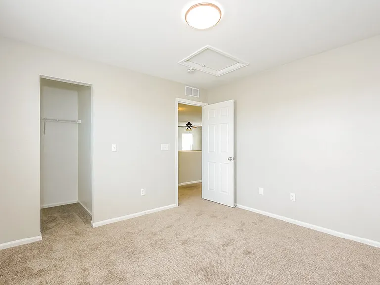 1832 Morningview Ln — Photo 17