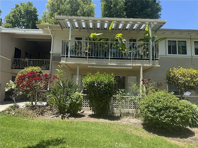 254 Calle Aragon #D — Photo 2
