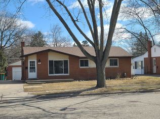 410 Hollywood Dr, Saline, MI 48176