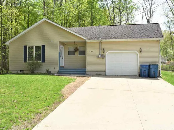3957 N Winters Dr, Sanford, MI 48657