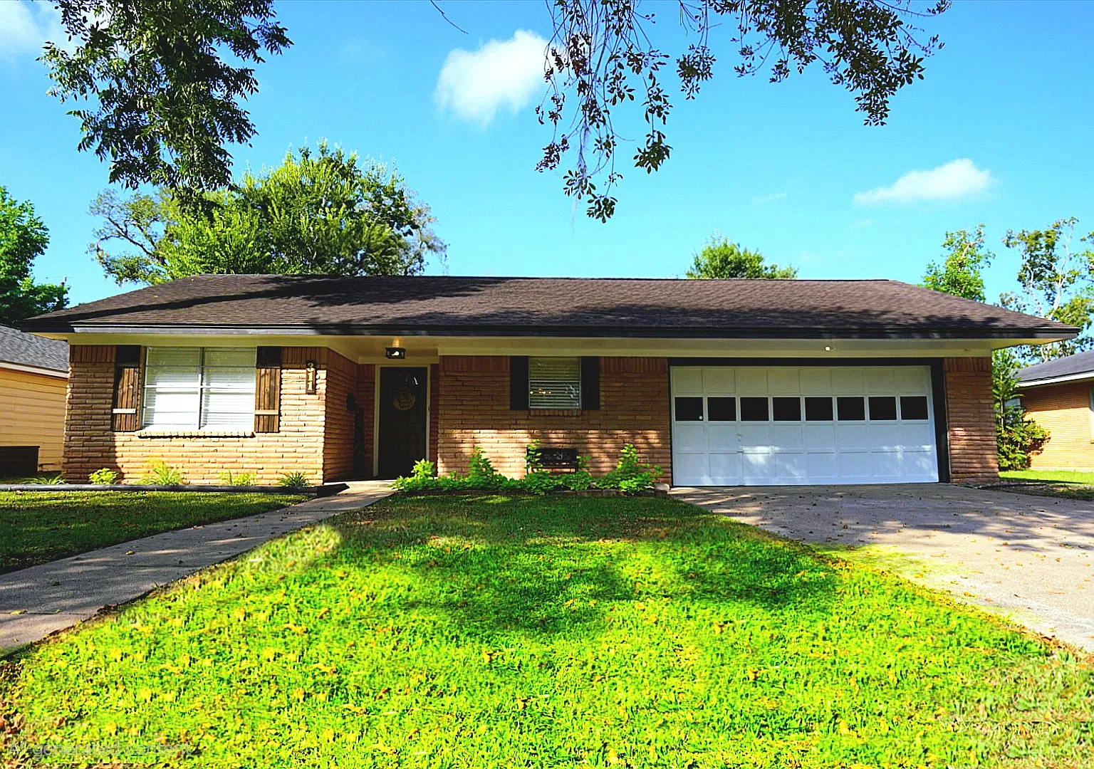 4 bed, 1556 sqft, $2,100 — Photo 1
