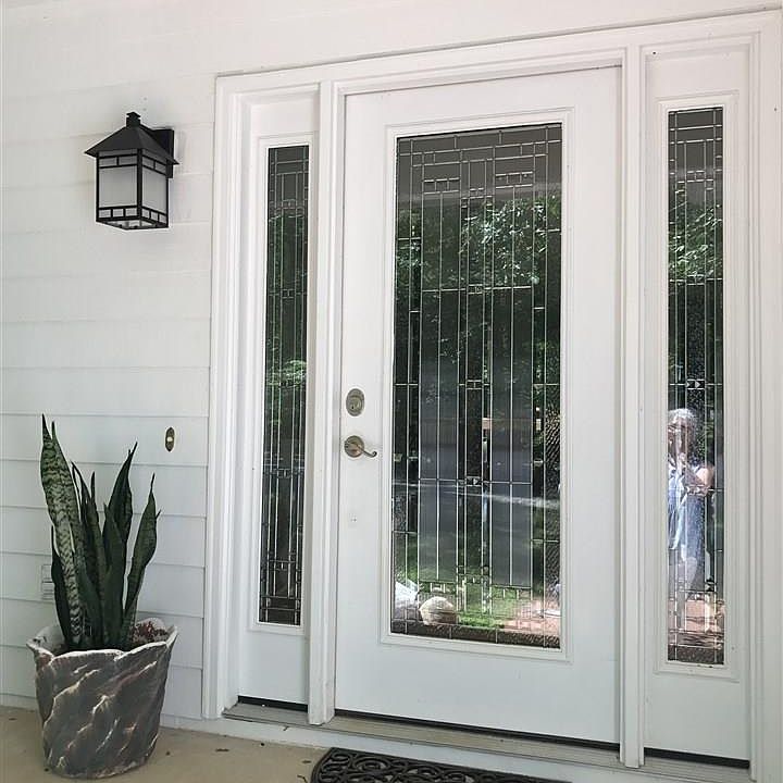 1st image of 2405 Mandy Ln