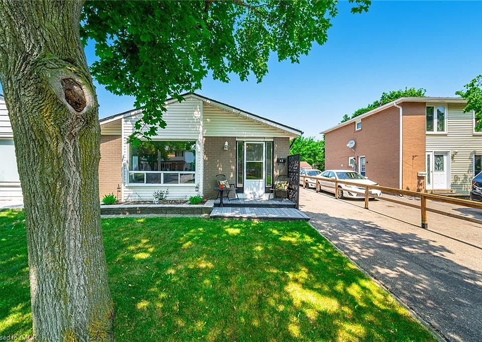 1st image of 48 Glenmore Cres