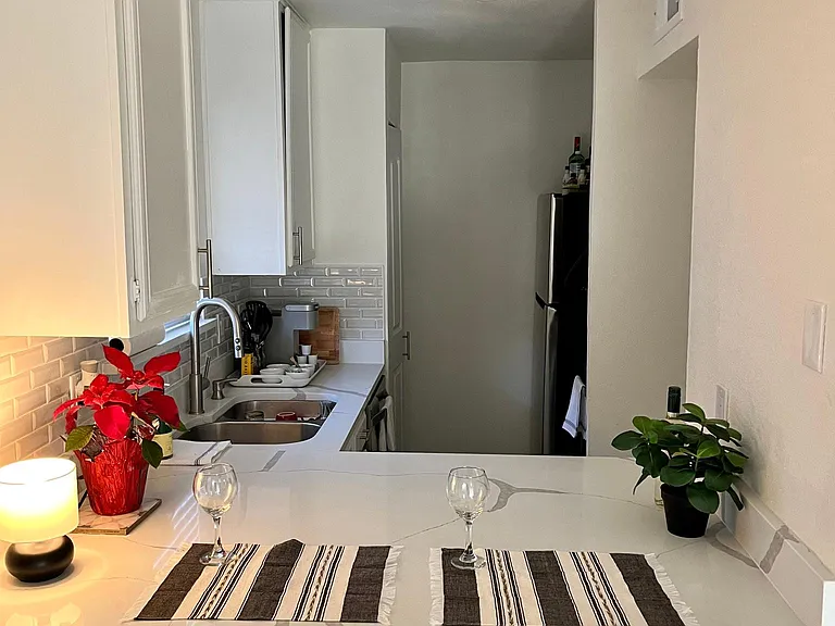 1810 N Garrett Ave #218 — Photo 3