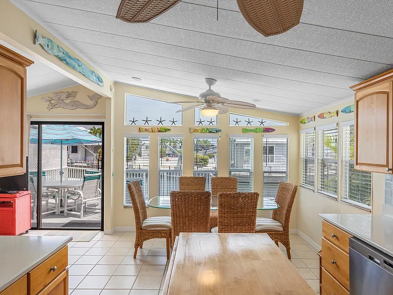 701 Spanish Main Dr #415 — Photo 10