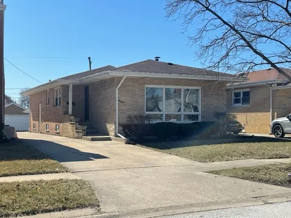 2015 Walnut St, Blue Island, IL 60406