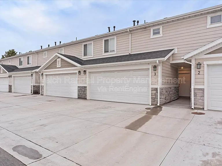 1177 W Shady Brook Ln #4 — Photo 1