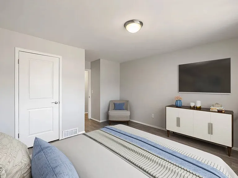 Golfview Apartments — Photo 9