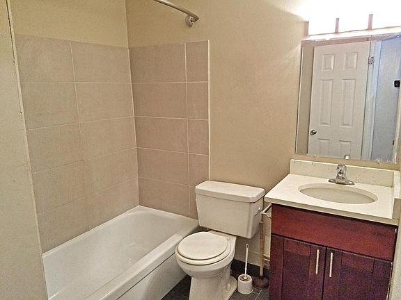 3rd image of 3106 Archwood Ave APT 212