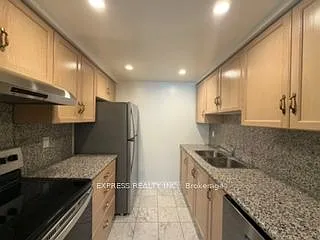 168 Simcoe St #1001 Photo 1