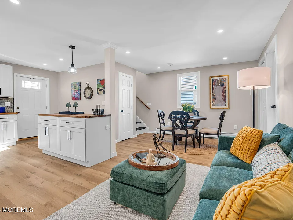 282 Carr Ave #1