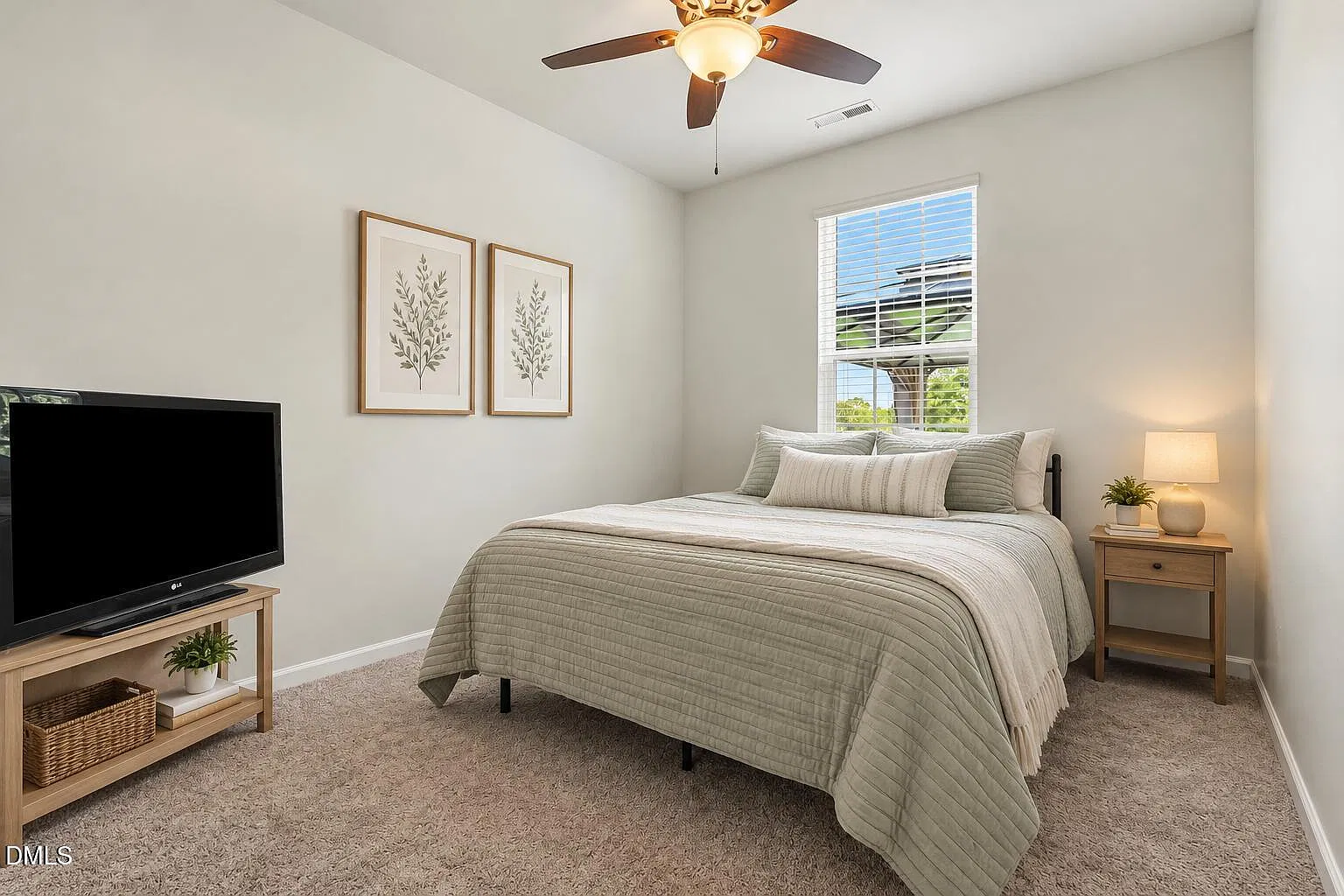 5 bed, 3.0 bath, 2722 sqft, $2,750 — Photo 1