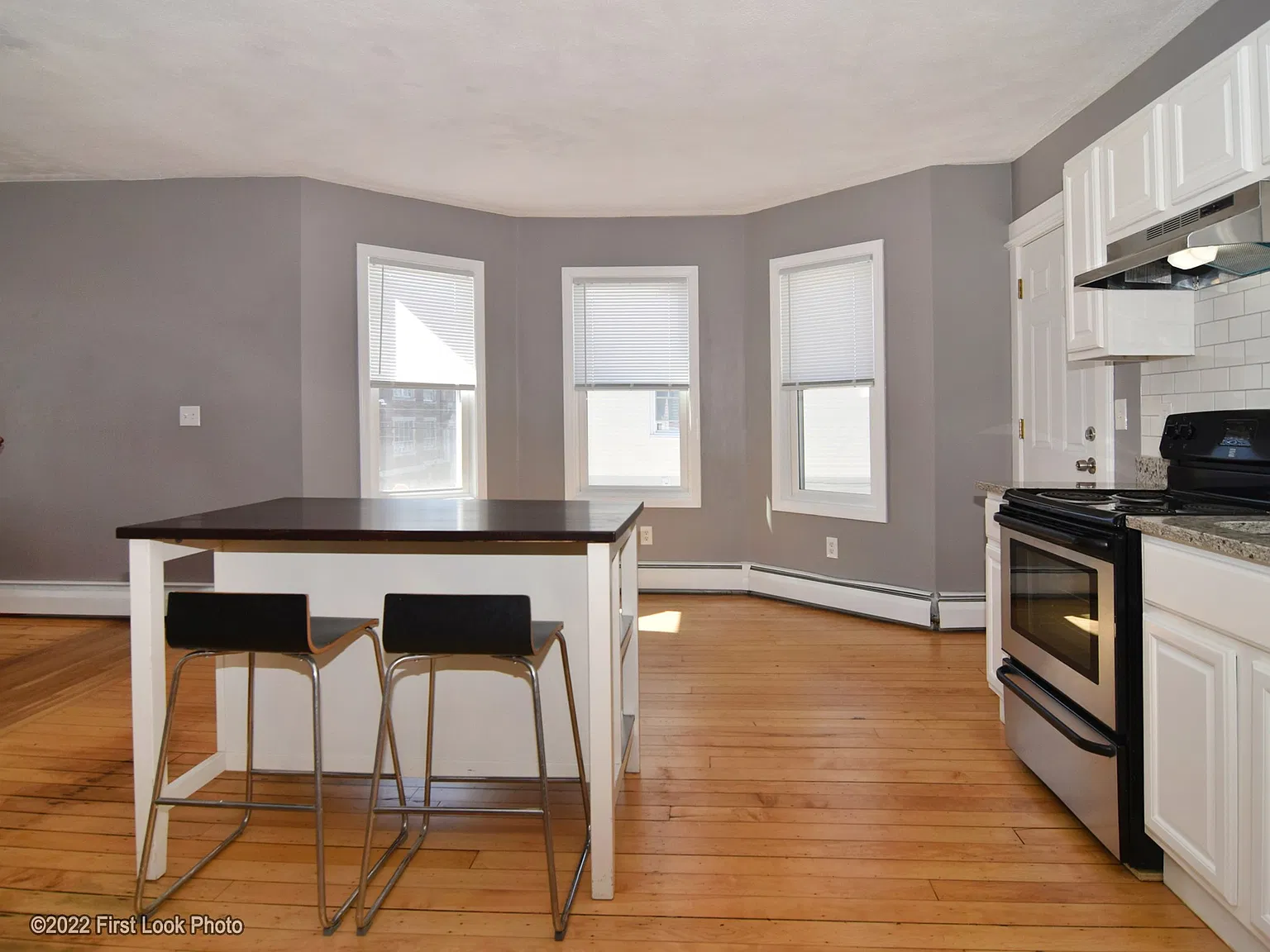 2 bed, 1000 sqft, $2,000 — Photo 4