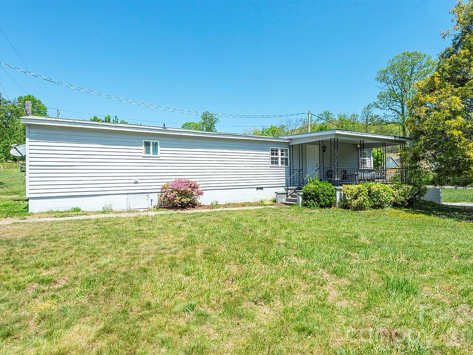 1st image of 28 Brooks Cove Rd
