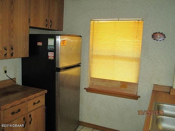 3rd image of 1660 Spring Garden Ct