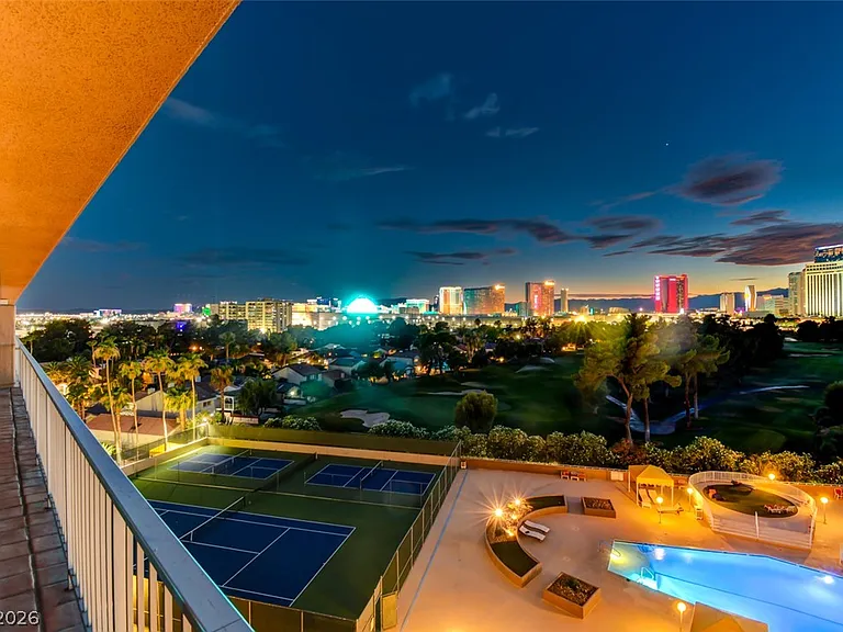 3111 Bel Air Dr #8E — Photo 1