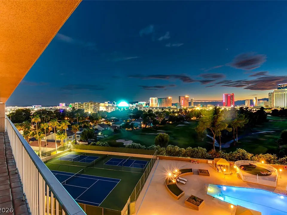 3111 Bel Air Dr #8E