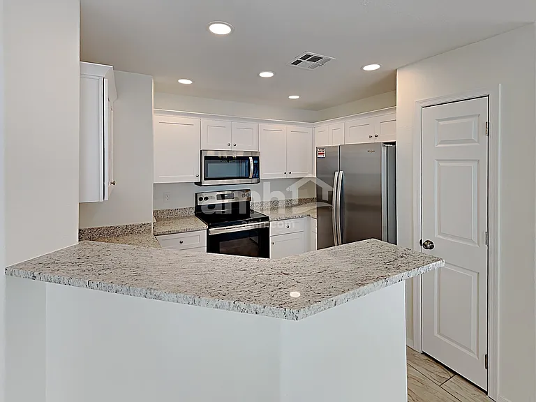 2036 W Kristina Ave — Photo 4