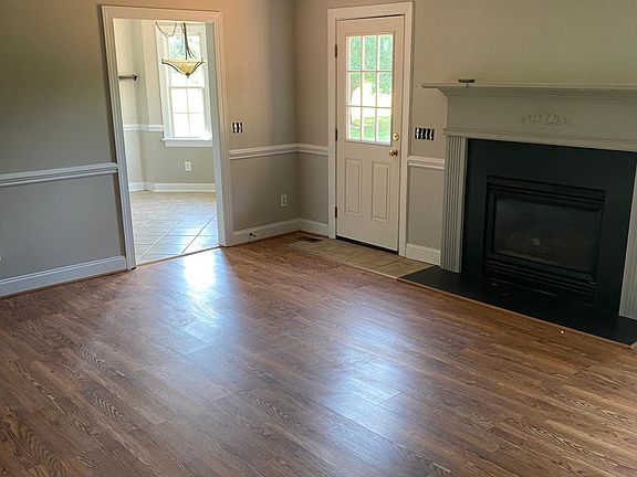 Family room , rear entry to deck and backyard