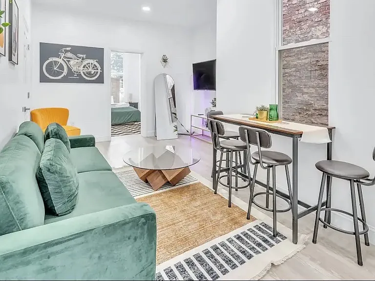 188 Manhattan Ave — Photo 3