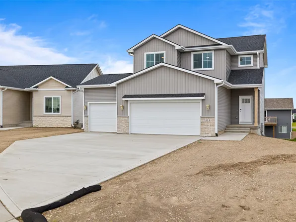 315 Lavelle Ct, Waukee, IA 50263
