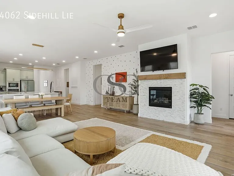 24062 Sidehill Lie — Photo 12