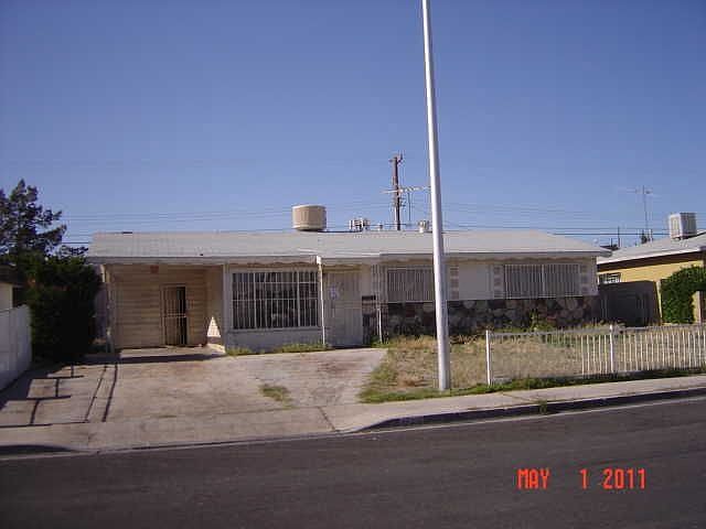 1st image of 1117 Leonard Ave
