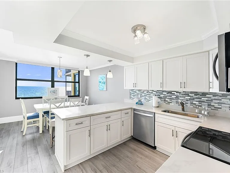 9375 Gulf Shore Dr #602 — Photo 12
