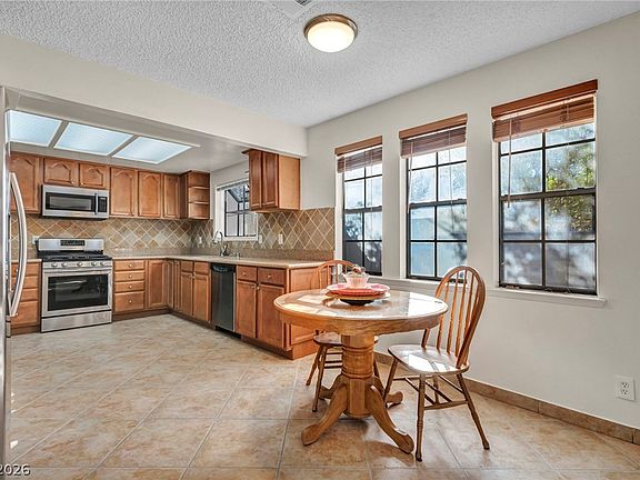 4th image of 3923 Landsdown Pl