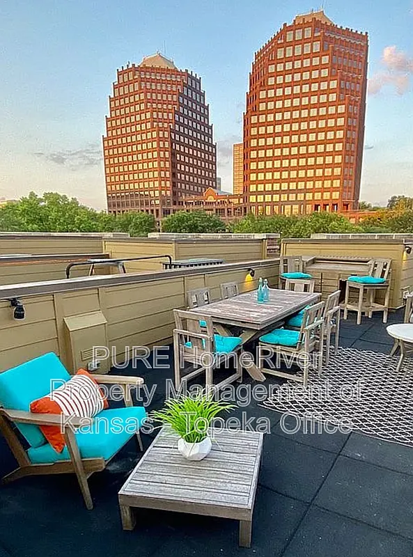 2 bed, 1.5 bath, 1304 sqft, $2,400 — Photo 3