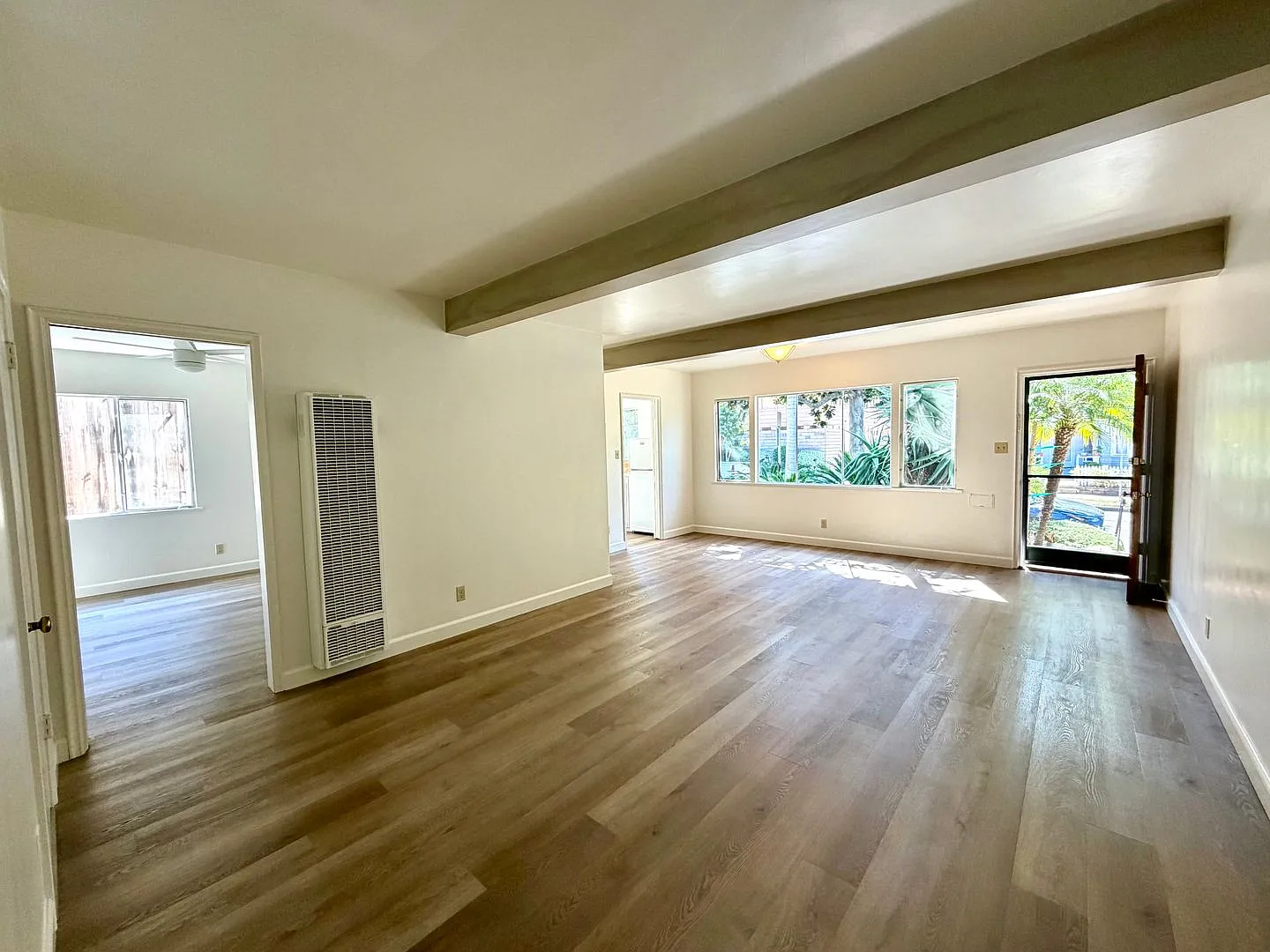122 W Arrellaga Street — Photo 4