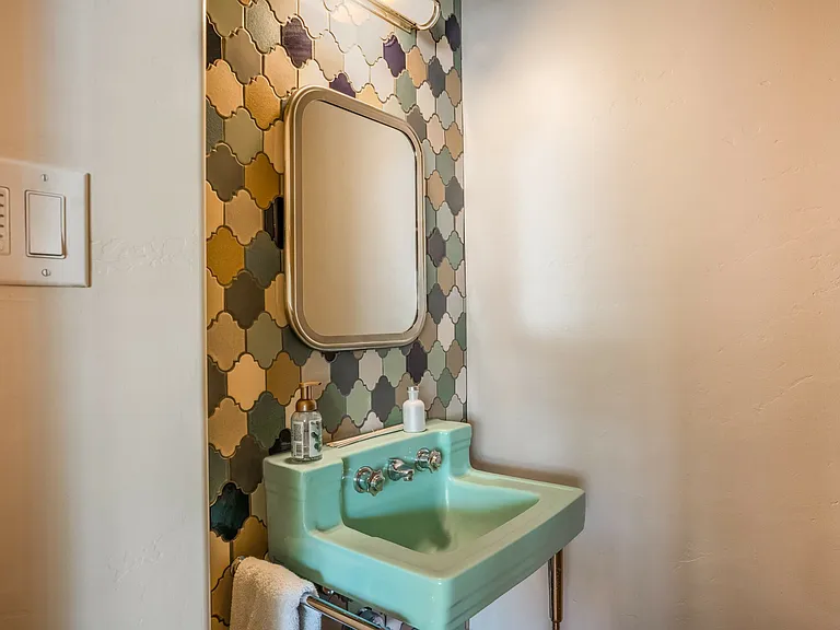 1623 San Patricio Ave SW — Photo 18