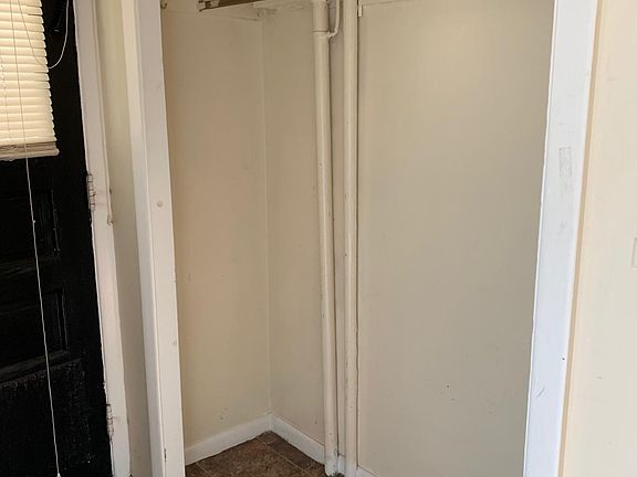 5th image of 51 Richmond Ave