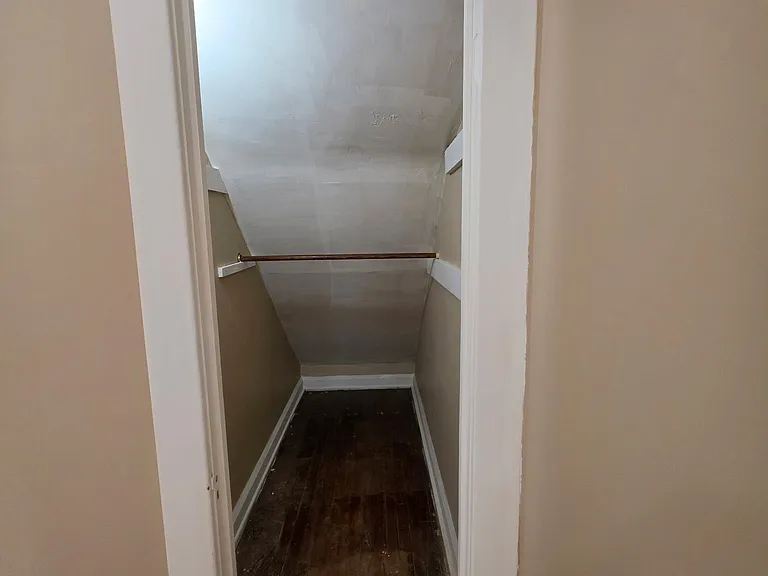 329 E 6th St #1 — Photo 14