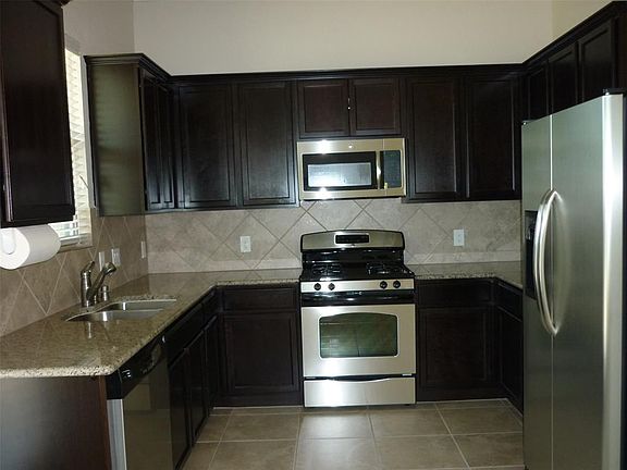 2nd image of 18930 Bluestone Hollow Ln
