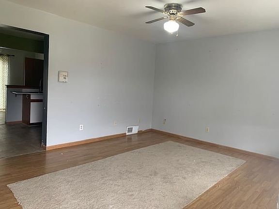2nd image of 334 & 336 Jasmine Ct