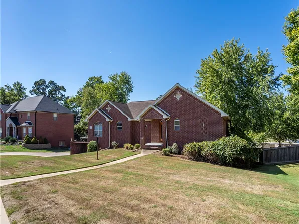 107 NW Olinka Pass, Bentonville, AR 72712