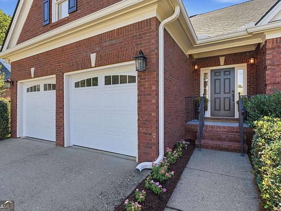 3rd image of 2613 Harman Park Cir