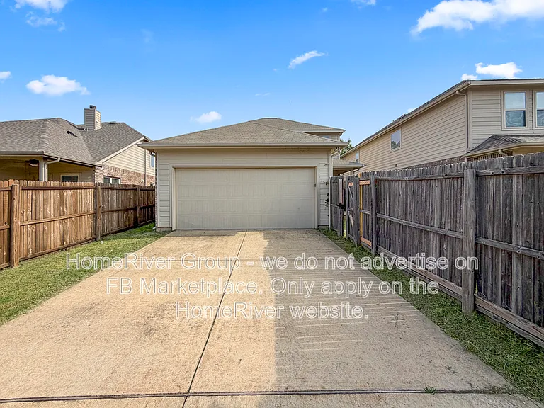 9201 Remington Dr — Photo 15