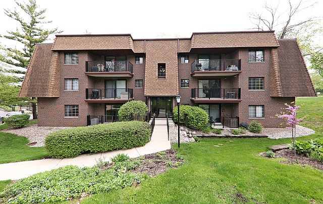 1st image of 412 Melrose Ave APT 104
