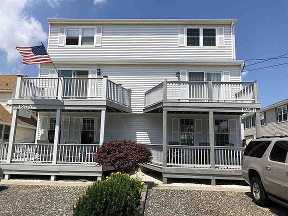 4th image of 125 61st St #B