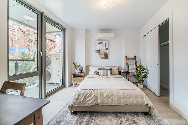 Sold by E Realty International Corp | media 19