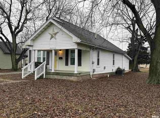 1617 W Chestnut St, Marion, IL 62959