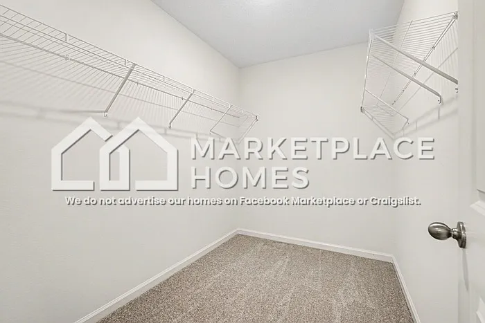 11916 Sylvia St — Photo 18